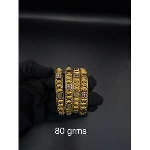 Juego de 4 brazaletes tradicionales chapados en oro de 22 quilates con piedras de color rubí y esmeralda, joyería de templo del sur de la India intrincada para mujeres - Product Image 3