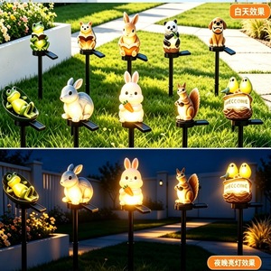 Luz Solar Decorativa para Jardín con Forma de Panda, Adorno de Resina con Diseño de Bambú para Caminos y Césped - Product Image 4