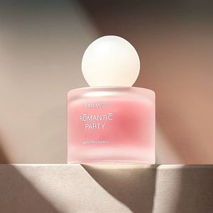 Spray corporel <span class=keywords><strong>de</strong></span> luxe Vente en gros <span class=keywords><strong>Parfum</strong></span> frais naturel et durable pour femme - Product Image 3