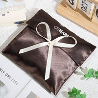 Vente en gros pochette personnalisée en satin noir avec logo imprimé recyclable enveloppe anti-poussière extension de cheveux en satin de soie sac d'emballage pour perruque