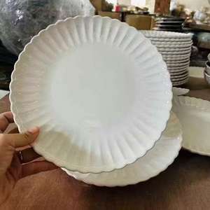 <span class=keywords><strong>Assiette</strong></span> plate en céramique gaufrée Modern Chrysanthemum White Charger Dinner - Product Image 1