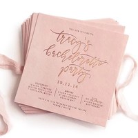 Carte d'invitation de mariage de style royal en velours avec dorure à chaud