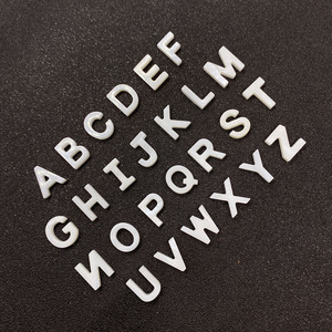 <span class=keywords><strong>Letras</strong></span> de Nácar de Agua Dulce al por Mayor, <span class=keywords><strong>Letras</strong></span> de Madreperla, Cuentas de Concha, Cuentas del Alfabeto para Hacer Joyería DIY - Product Image 3