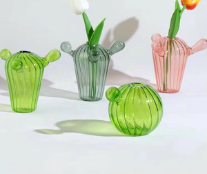 Vaso di vetro a forma di <span class=keywords><strong>Cactus</strong></span> colorato <span class=keywords><strong>con</strong></span> strisce per la composizione floreale fatto su misura - Product Image 4