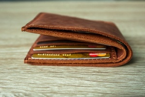 กระเป๋าสตางค์หนังผู้ชายพับสองส่วนบุคคลสลักเอง LLE-0027 - Product Image 4