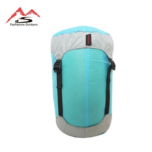 Sac de compression en nylon imperméable ultraléger et confortable pour sac de couchage - Personnalisable pour le camping en plein air - Product Image 2