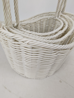 Panier en rotin PE fabriqué en usine avec panier en fer à poignée, panier cadeau en forme de bateau pour le rangement et panier de vacances, lot de 4