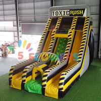 Toxique rush toboggan gonflable noir jaune fun twister double escalade maison de rebond toboggan humide sec gonflable videur toboggan vente