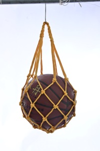 Bolsa de red de transporte de baloncesto/fútbol duradera al aire libre hecha de nailon con red de servicio de corte para balón de fútbol - Product Image 6