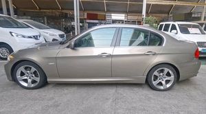 รถบีเอ็มดับเบิลยู 325i ปี 2011 เครื่องยนต์ 2.5 ลิตร L6 ซีดาน – รถซีดานสปอร์ตสุดหรู ขับเคลื่อนล้อหลัง ผลิตในเยอรมนีเพื่อการส่งออก - Product Image 3