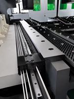 Cintreuse de panneaux CNC entièrement automatique 2000C compatible PVC, cycle de 0,2s, centre de cintrage servo, usine intelligente, moteur sans changement d'outil