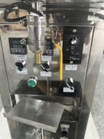 Machine de remplissage de baume à lèvres et de rouge à lèvres à tête unique, chauffante et avec agitateur, pour les entreprises en démarrage (type table)