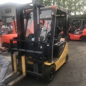 Komatsu14 d'occasion Gerbeur de moteur électrique de 1.5 tonnes Chariot élévateur à fourche d'occasion de 6m de hauteur pour le commerce de détail - Product Image 3