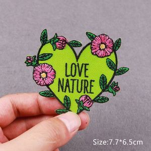 Patchs brodés personnalisés professionnels en gros : Logo, Amour, Potion Magique, Fleur, Café – Écussons thermocollants pour vêtements et sacs - Product Image 4