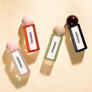 Flacon pompe en verre or rose personnalisable, flacon crème en verre avec logo personnalisé, flacon givré 46 ml, bouchon à vis blanc en verre - Product Image 1