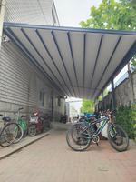 Auvent rétractable pliable en alliage d'aluminium, résistant au vent et à l'eau, avec télécommande, pour balcon et terrasse ouverte, fabrication directe d'usine OEM ODM