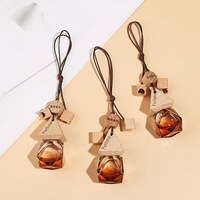 Vente en gros d'usine pas cher couvercle en bois de forme ronde et carrée pour mini bouteille diffuseur de parfum de voiture bouchon en bois emballage