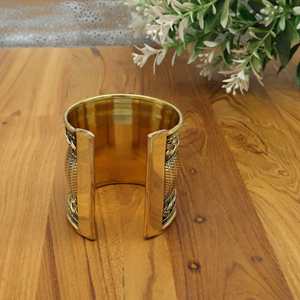 Bracelet de manchette large en laiton | Bracelet tissé Boho Tribal | Bijoux de déclaration vintage | Bracelet de ton or réglable pour femmes hommes - Product Image 4