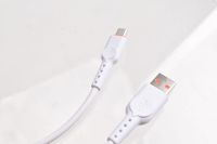 E11 Blanc USB-A C 4.0 Câble V8 Thunderbolt 3 Connecteur 5V 1A Chargement Transfert de Données pour Téléphones Mobiles Android Anti-Chute