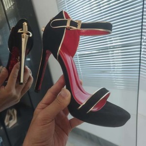 Nouvelles sandales pour femmes de style européen et américain en daim de mouton, talon aiguille de 12 cm, semelle en caoutchouc, design épée et sceptre, noir rétro - Product Image 4