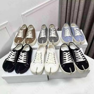 Nouvelles sandales plates décontractées de luxe en toile pour couple, antidérapantes, à rayures, à bout fendu, style tongs, chaussures de créateur pour femmes 2025 - Product Image 4