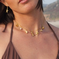 Nouveau Collier Ras du Cou Tendance Étanche en Acier Inoxydable Plaqué Or avec Breloques Étoile de Mer, Perle, Coquillage et Initiales A-Z pour Femme