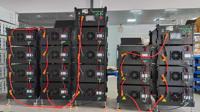 Système de stockage d'énergie solaire photovoltaïque industriel OEM 261 kWh pour la réduction de la demande de pointe, batterie LiFePO4 haute capacité personnalisée, matériel d'usine