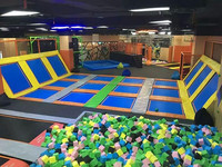 Grand parc de trampolines intérieur commercial personnalisable, équipement complet de terrain de jeu pour enfants et adultes, centre d'amusement