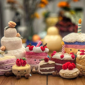 Collection de best-sellers Jelly Catt : Gâteaux, pains à hamburger, macarons, burgers, frites, délicieuses pâtisseries pour le thé de l'après-midi, jouets en peluche - Product Image 4