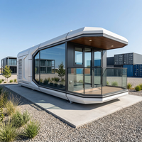 Maison capsule spatiale de luxe en aluminium étanche, cabine modulaire préfabriquée à structure en acier pour complexe hôtelier, glamping et hôtel panoramique
