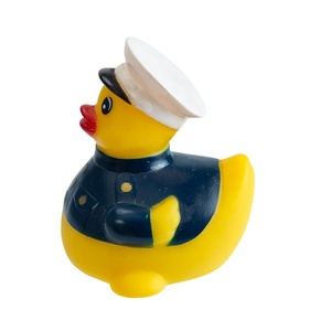 Vente en gros de jouets de bain et douche pour enfants jouets aquatiques mignons petits canards jaunes sur le thème de la police - Product Image 3