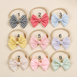 Diadema de nailon para bebé con lazo de gingham, borde festoneado y diseño a cuadros, ligera y suave, accesorios para el cabello para recién nacidos - Product Image 3