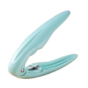Ouvre-noix multifonctionnel universel, couteau à lame dentelée croisée pour ouvrir les noix et les châtaignes - Product Image 1