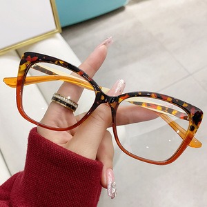 Lunettes photochromiques anti-lumière bleue 2026 pour femme, monture PC métallique, <span class=keywords><strong>grande</strong></span> <span class=keywords><strong>taille</strong></span>, œil de chat, multicolores, Kacamata Photocromic pour femme - Product Image 4