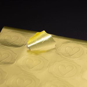 Autocollants personnalisés en papier doré brillant imperméable avec logo en relief, feuilles de petites étiquettes découpées à la forme, vente en gros - Product Image 1