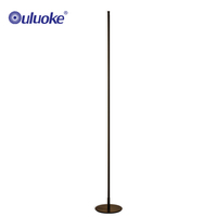 Lampe de sol LED d'angle intelligente à télécommande, style nordique moderne, minimaliste, à trépied, à intensité variable, haute luminosité, blanc chaud