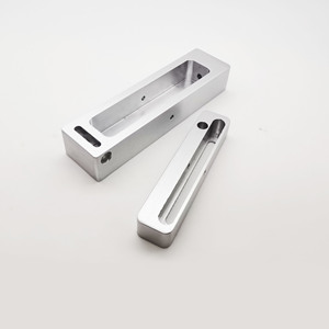 Machine de fraisage CNC pour pièces en alliage d'aluminium, usinage sur mesure avec support d'oxydation, diamètre 300 mm, longueur 2000 mm, finition - Product Image 2