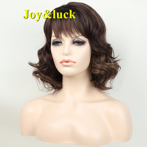 Perruques quotidiennes pour femmes au prix de gros Boucles courtes en vague d'eau Couleurs dégradées mélangées Mode Synthétique <span class=keywords><strong>avec</strong></span> <span class=keywords><strong>frange</strong></span> Perruques de <span class=keywords><strong>cheveux</strong></span> pour femmes - Product Image 6
