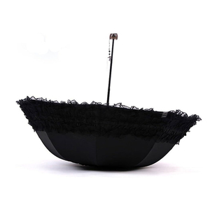 Sombrilla de encaje negra para cosplay con flores en el centro, sombrilla de encaje estilo Lolita. - Product Image 3
