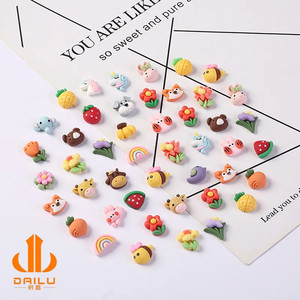 100 pezzo di Nail Art Cartoon resina gemme - Product Image 4