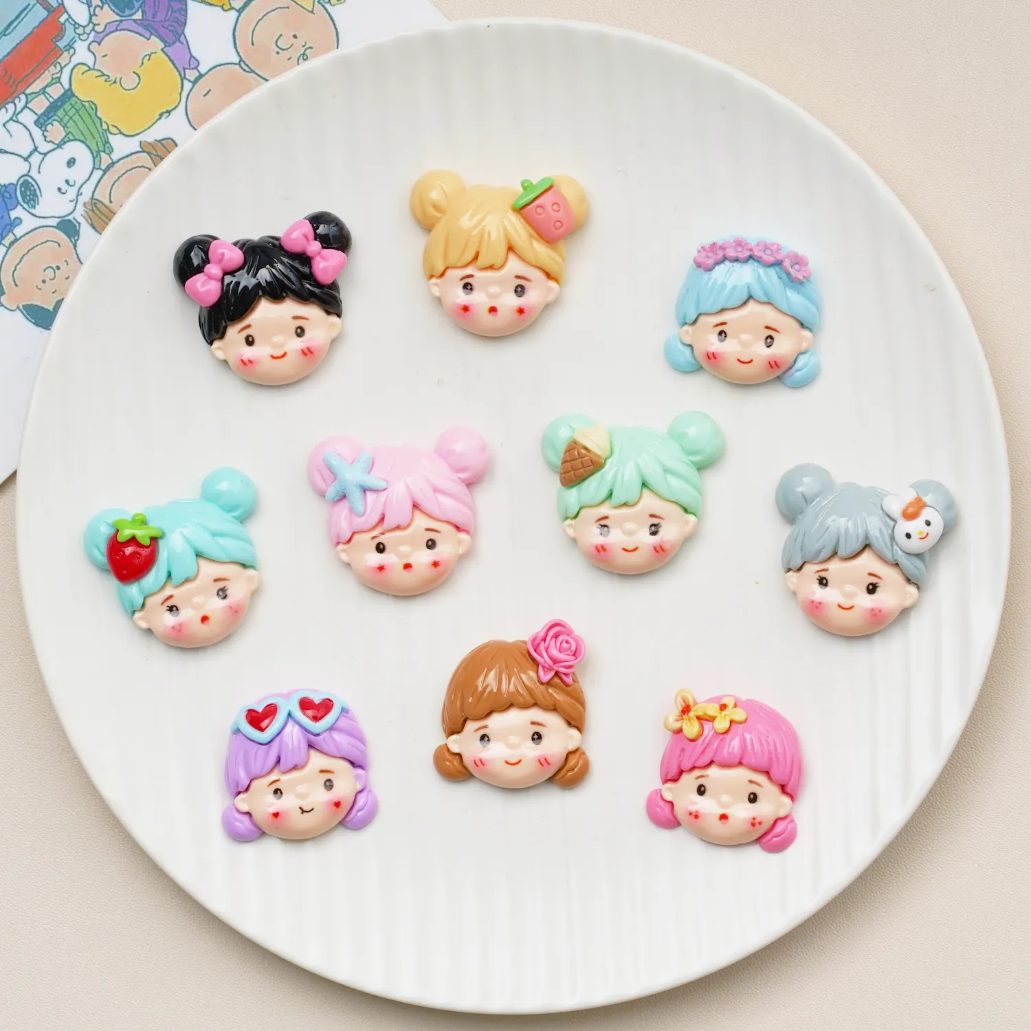 Hot selling lovely cartoon girl heads charm cabochon resin accessories for phone case DIY hairpin jewelry pendant decoration