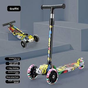 Monopattino Pieghevole a 3 Ruote per Bambini con Luci, Disponibile in Diversi Colori, Perfetto Regalo Giocattolo per Ragazzi e Ragazze - Product Image 2