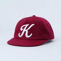 Gorra de Béisbol de Lana Sin Estructura de Alta Calidad con Visera Corta de 6.5 cm, Gorra Snapback Bordada de 5 Paneles Personalizada al por Mayor