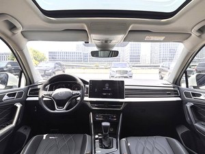 Volkswagen <span class=keywords><strong>Tiguan</strong></span> L R-Line 2.0TSI 330TSI 2WD R-Line Comfort Edition Automatique <span class=keywords><strong>2022</strong></span> - Product Image 3