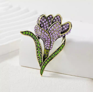 Broche Pendentif Fleur en Alliage Plaqué Or Personnalisée de Luxe Noble, Double Usage pour Femme, Mariage et Fiançailles - Product Image 2
