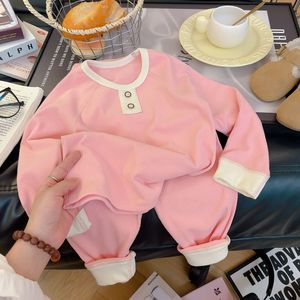 Atacado Novo Conjunto de Pijamas Térmicos de Moda para Crianças Meninos e Meninas para Uso em Casa em Duas Peças - Product Image 3