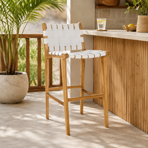 Chaise de salle à manger moderne en bois avec assise et dossier en similicuir tressé blanc, style scandinave, mobilier pour la maison - Product Image 1