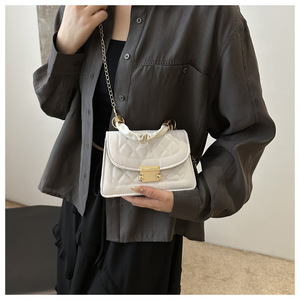 <span class=keywords><strong>Sac</strong></span> à main mini polyvalent automne/hiver pour femme, <span class=keywords><strong>sac</strong></span> bandoulière tendance et élégant avec chaîne, <span class=keywords><strong>sac</strong></span> à main populaire pour 2026 - Product Image 4