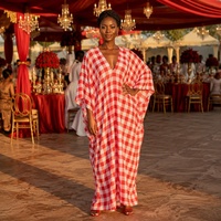 Robe Kaftan Africaine pour Femme, Rayures Colorées Vives, Col en V, Manches Courtes, Coupe Ample, Maxi Bohème Décontractée, Idéale pour les Fêtes, le Ramadan et l'Aïd