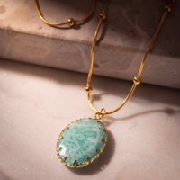 Collier en acier inoxydable plaqué or 18 carats NIMAI PVD avec pendentif en pierre naturelle ovale facettée et chaîne serpent pour femme, bijoux en gros